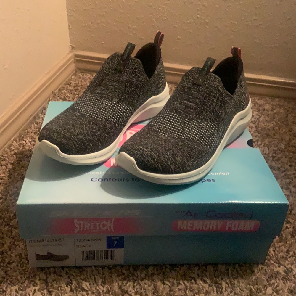 Black skechers Memory foam